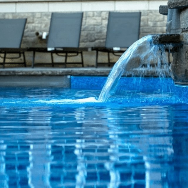 A professionally installed residential pool in Mississauga, Ontario