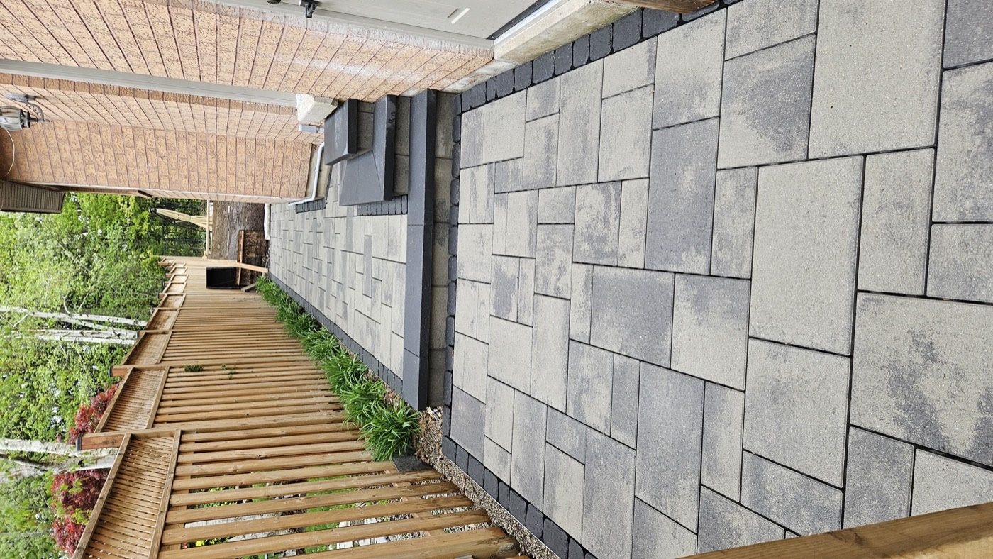 Side Yard Walkway